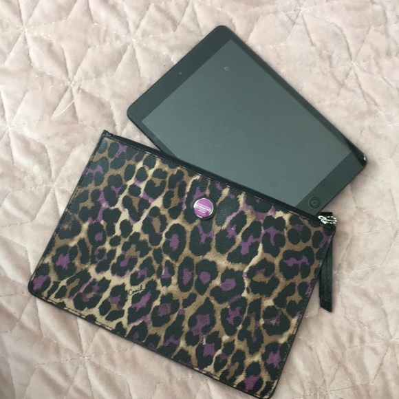 Coach Leopard Case - Picture 2 of 2